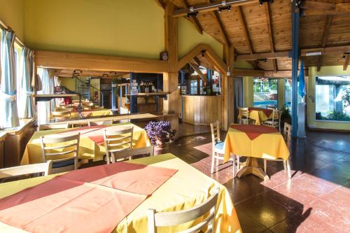 Restorāns vai citas vietas, kur ieturēt maltīti, naktsmītnē Rupu Pehuen Resort