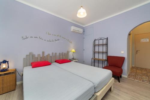 Postel nebo postele na pokoji v ubytování Al-Gharb Tavira Eco GuestHouse
