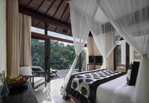 The Kayon Valley Resort — Pool view