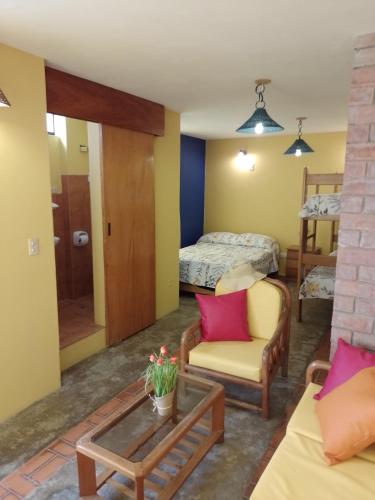 Гостиная зона в Arica Surf & Beach House
