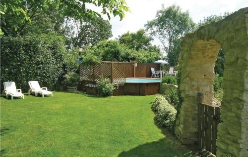 Awesome home in Marigny with Outdoor swimming pool, WiFi and 1 Bedrooms