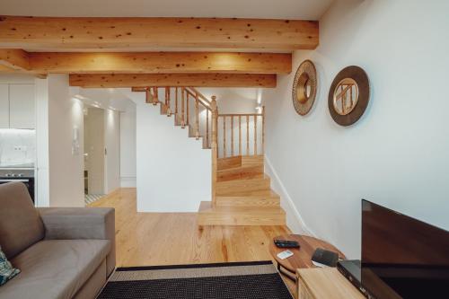 Downtown Clerigos Duplex With River View by Vacationy