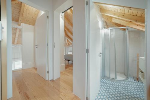 Downtown Clerigos Duplex With River View by Vacationy