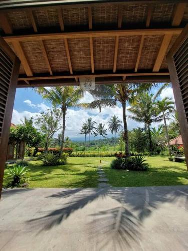 Κήπος έξω από το Villa Bukit Temawang Near Sidemen and Mount Agung