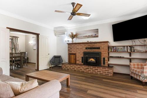 Sunny Busseltonにあるテレビまたはエンターテインメントセンター