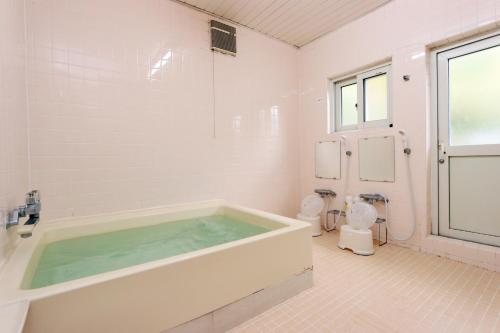 Kamar mandi di Resort inn Sakanoshita