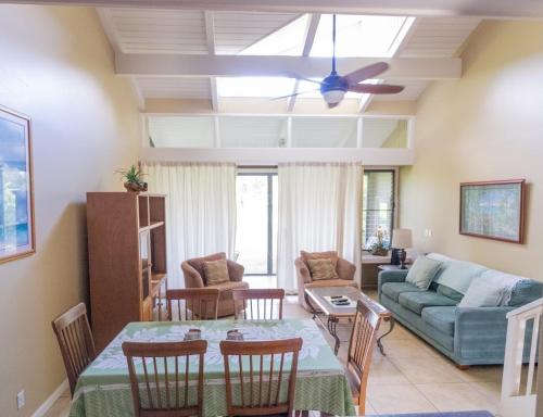 Χώρος καθιστικού στο Paniolo Condo