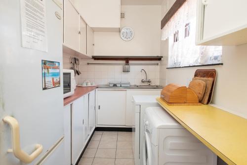 Kuchyň nebo kuchyňský kout v ubytování DUBANTRY 8