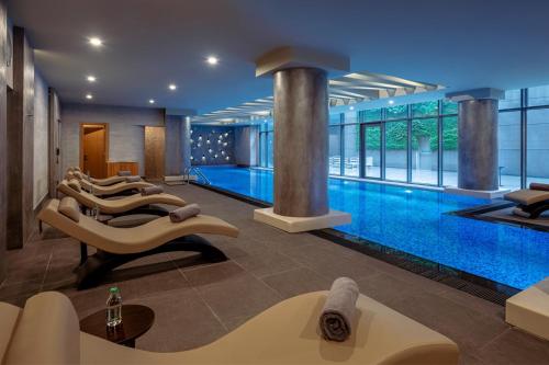 Kolam renang di atau dekat dengan Sofitel Istanbul Taksim
