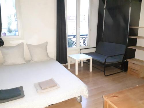 Fotografia z galérie ubytovania APPARTEMENT ENTIER A PARIS PROCHE PLACE VOLTAIRE. v Paríži