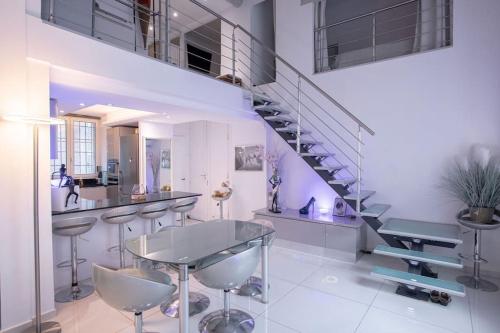 Large Duplex - Air Conditioning & Parking - Walk To The Beach ! - Le Saint Henry