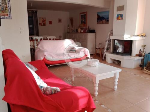 Photo de la galerie de l'établissement Maison spacieuse 8 pers avec terrasse près de la plage et forêt, La Tranche sur Mer, Vendée - FR-1-357-275, à La Tranche-sur-Mer