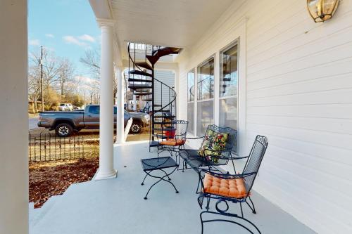 1908 Ridgeway House - Truffle Room #1 – Photos 2