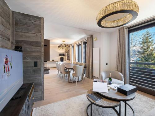 Chalet de charme a Courchevel, 4 chambres, sauna, cheminee, proche commerces et pistes - FR-1-562-59