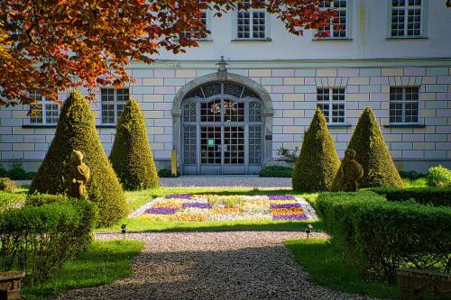 Taman di luar Schloss Lautrach