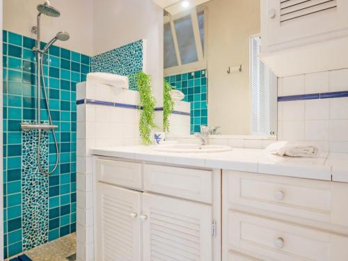 Holiday Home Les violettes 2 by Interhome