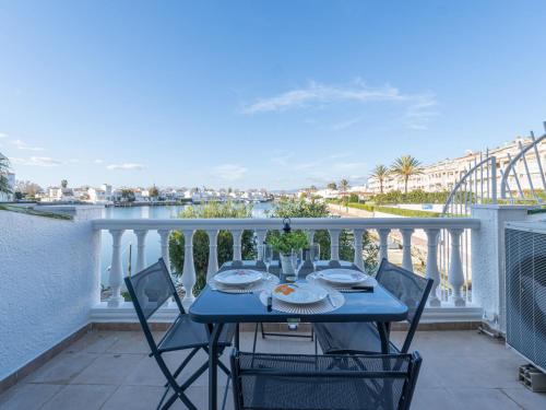 Apartment Sant Maurici by Interhome