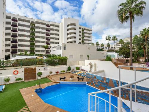 Bazén v ubytování Apartment Palm Beach by Interhome nebo v jeho okolí