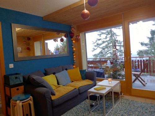 Posezení v ubytování Apartment Résidence Byblos 11 by Interhome