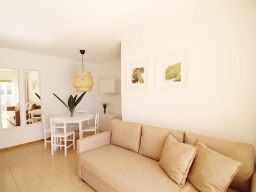Χώρος καθιστικού στο Apartment Pins i Mar by Interhome