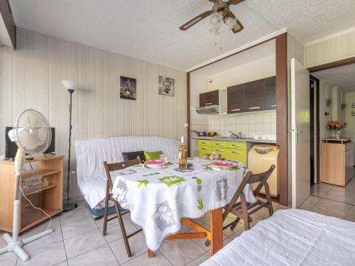 Studio Escale Port-4 by Interhome