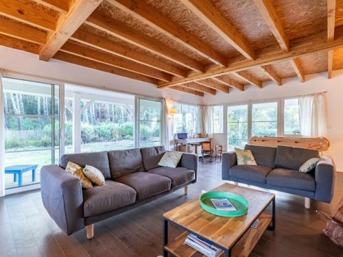 Holiday Home Hibiscus by Interhome