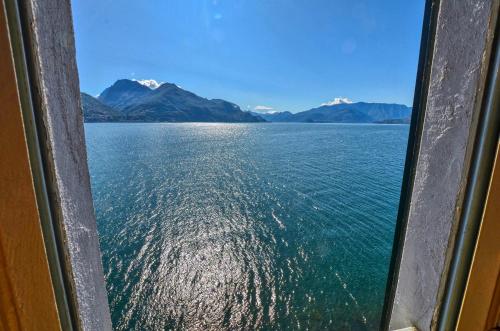 Acqua Vista Medieval Lake View Apartment