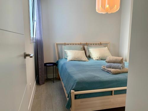 A bed or beds in a room at Four bedroom penthouse in Torrox