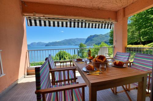 2-Bedroom Lakeview Apartment Bella Gaeta