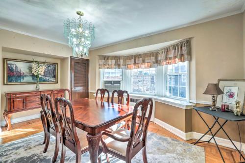 Φωτογραφία από το άλμπουμ του Yeadon Townhome with Porch, 7 Mi to Center City σε Drexel Hill
