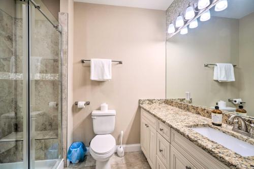 O baie la Chic Townsend Condo with Saltwater Pool!
