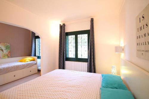 Postel nebo postele na pokoji v ubytování Holiday Home Anais