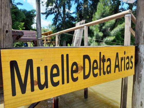 Φωτογραφία από το άλμπουμ του Muelle Delta Arias - EN TIGRE ISLA - σε Tigre