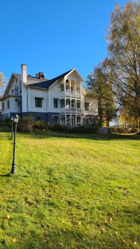 Skogsbrynet B&B, Bredsjö Nya Herrgårdにある庭