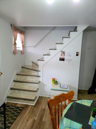 Φωτογραφία από το άλμπουμ του Downtown apartment next to highway netflix+wifi σε Edmundston