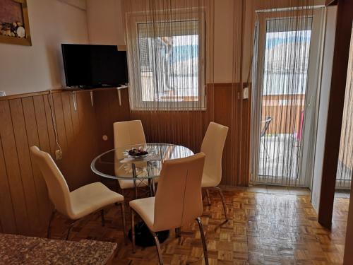 Apartment in Pag with sea view, terrace, air conditioning, WiFi (4891-2)