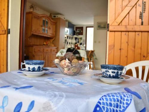 Pavillon 3 pièces à Gruissan avec piscine, 2 terrasses et parking privé, à 400m de la mer - FR-1-229-842