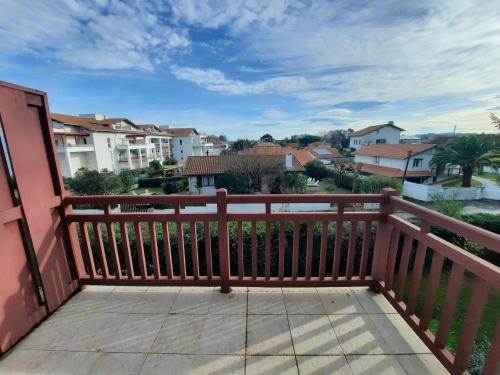 Duplex T3 avec terrasses et parking, proche plages et commerces à Anglet - FR-1-239-859