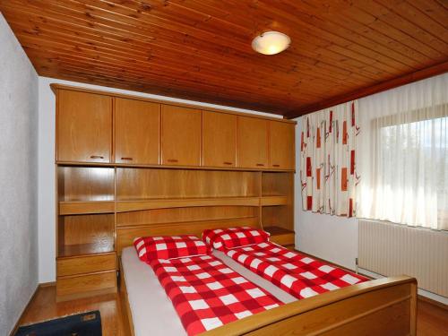 Ліжко або ліжка в номері Apartment in Hippach im Zillertal with a view