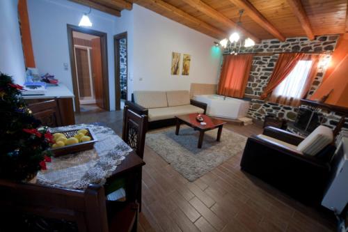 Area soggiorno di Traditional Guesthouse Siantsis
