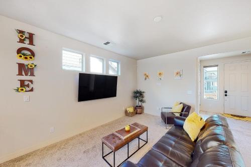 Josselyn Drive Jewel