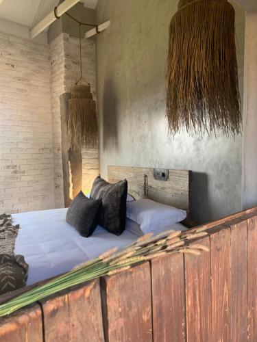 Katil atau katil-katil dalam bilik di Mount High Luxury Stables