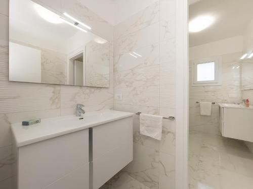 Bagno di Esclusiva Villa Frontemare in Tana della Volpe 2