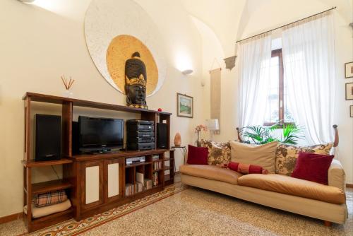 The paintress home with private patio