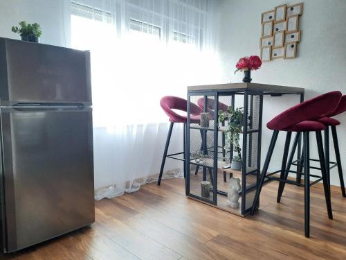 Η κουζίνα ή μικρή κουζίνα στο Apartman Twins Self Check in & Self Check Out