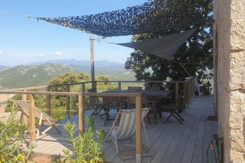 Meublé de tourisme avec terrasse vue montagne