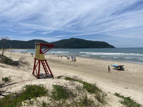 Landskap semula jadi dekat dengan rumah percutian