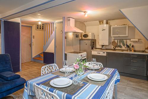 Photo de la galerie de l'établissement Le Saint Salomon - Appartement Duplex, à Vannes