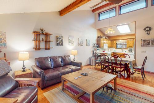 Island Treasure Townhome – Photos 3