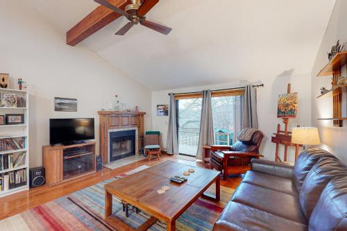 Island Treasure Townhome – Photos 5